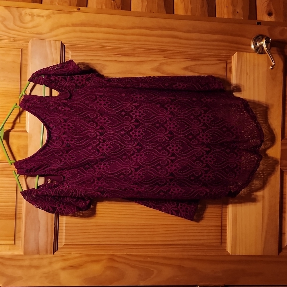 Brittany Black lace cold shoulder top, size medium, wine color.